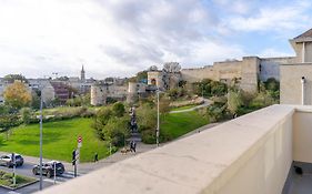 Superbe appart chic, hyper centre, vue château, Parking inclus